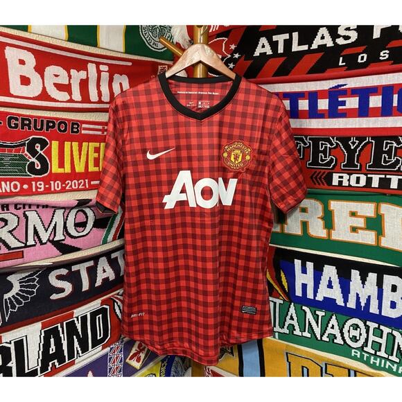 Manchester United | Men’s Medium 12/13 Home Jersey - Picture 6 of 7